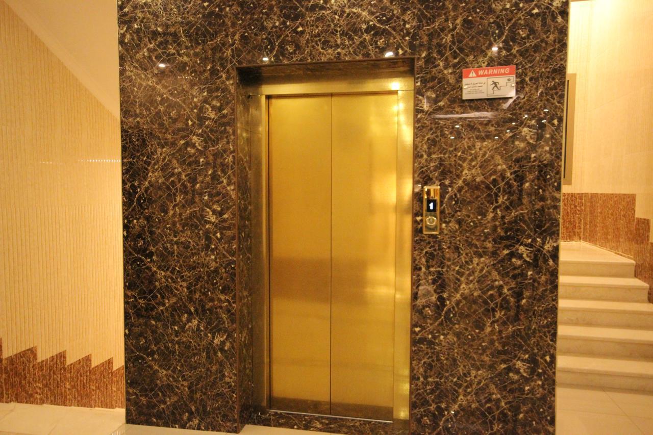 Aparthotel Aros Al Faisaliah Furnished Units Dammam Esterno foto